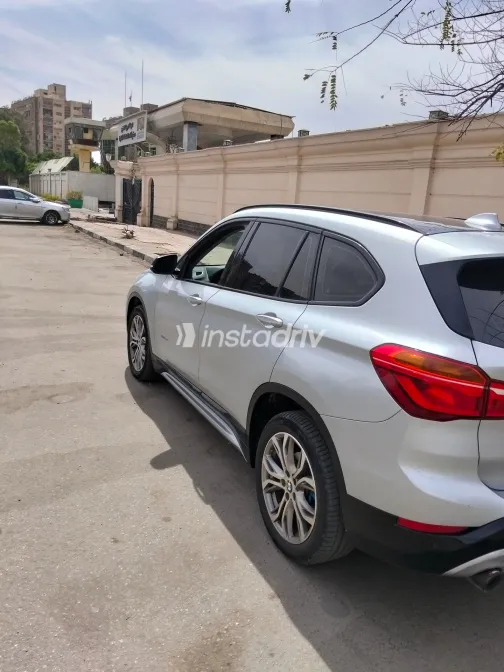بي ام دبليو X1 2018 أبيض مستعملة للبيع - 7