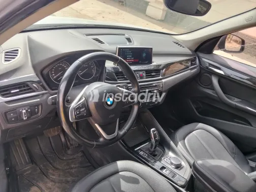 بي ام دبليو X1 2018 أبيض مستعملة للبيع - 8