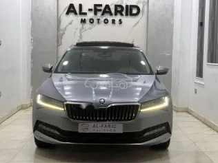 سكودا سوبيرب 2021 فضي مستعملة للبيع