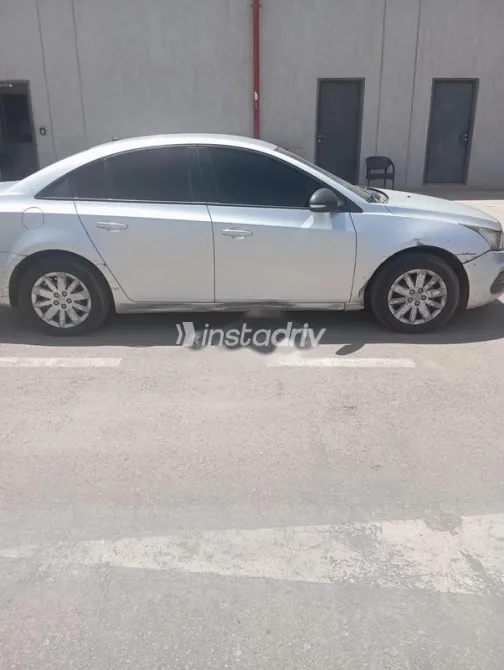 Chevrolet Cruze 2017 White Used for Sale - 3
