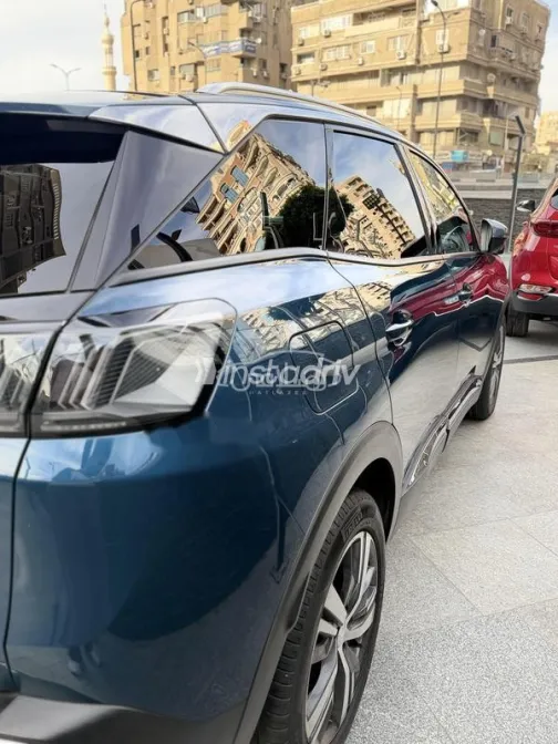 بيجو 3008 2022 أزرق غامق مستعملة للبيع - 2