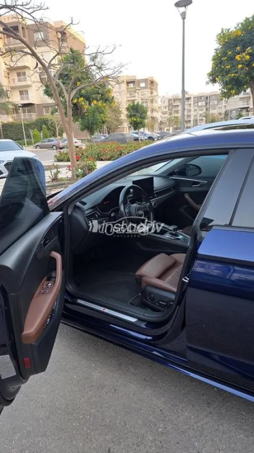 اودي A5 2022 أزرق غامق مستعملة للبيع - 6