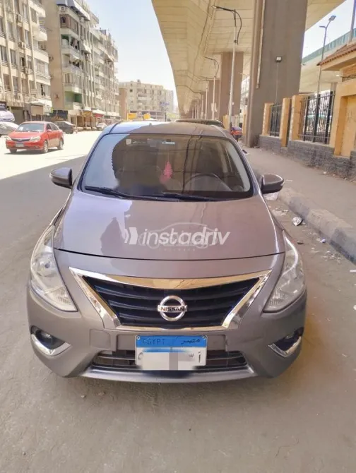 نيسان صنى 2022 رمادي مستعملة للبيع - 1