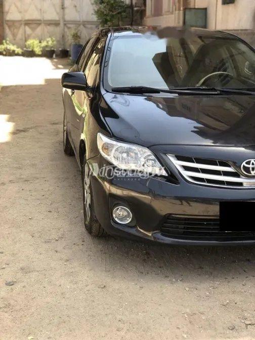 Toyota Corolla 2013 Black Used for Sale - 3