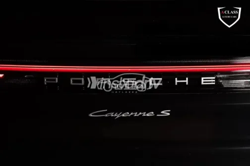 Porsche Cayenne S 2026 Black Used for Sale - 7