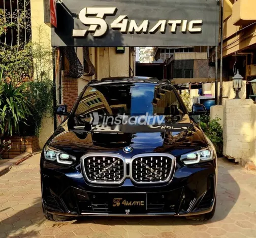 بي ام دبليو X4 2023 أزرق غامق مستعملة للبيع - 1