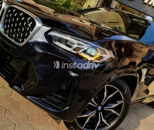 بي ام دبليو X4 2023 أزرق غامق مستعملة للبيع - 7