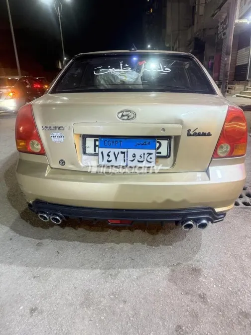 Hyundai Verna 2007 Gold Used for Sale - 1