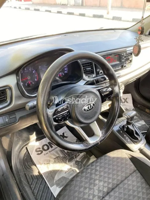 كيا ريو 2019 أبيض مستعملة للبيع - 7