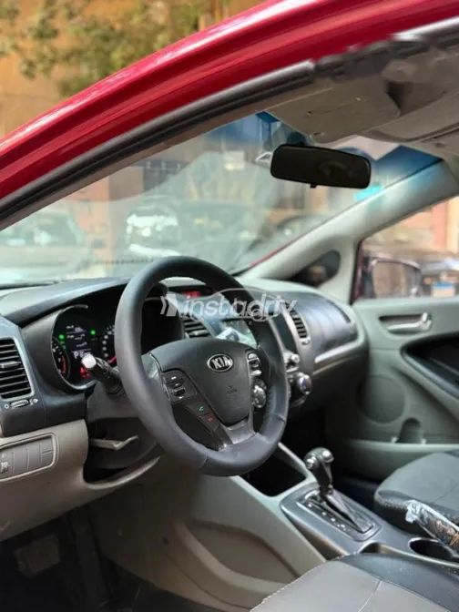 Kia Cerato 2016 Red Used for Sale - 9