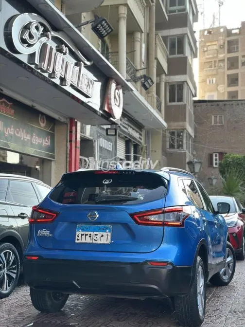 نيسان قشقاي 2021 أزرق غامق مستعملة للبيع - 3