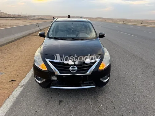 نيسان صنى 2021 أسود مستعملة للبيع - 1