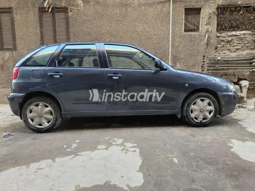 سيات ابيزا 2002 بترولي مستعملة للبيع - 2