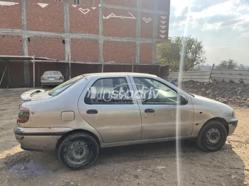 Fiat Siena 2000 Silver Used for Sale - 2
