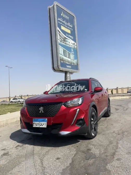 Peugeot 2008 2021 Red Used for Sale - 4