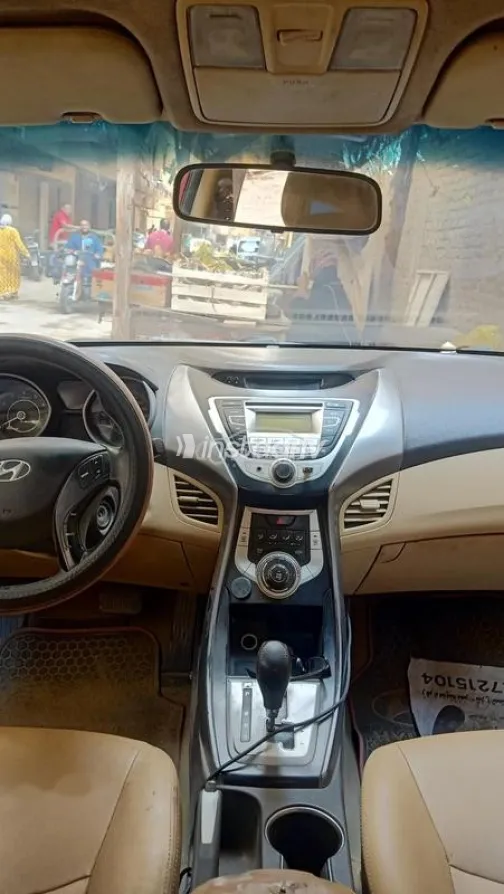 هيونداي إلنترا 2012 أحمر مستعملة للبيع - 3