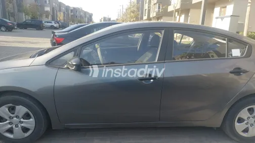 Kia Cerato 2015 White Used for Sale - 3