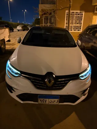 رينو ميجان 2022 أبيض مستعملة للبيع