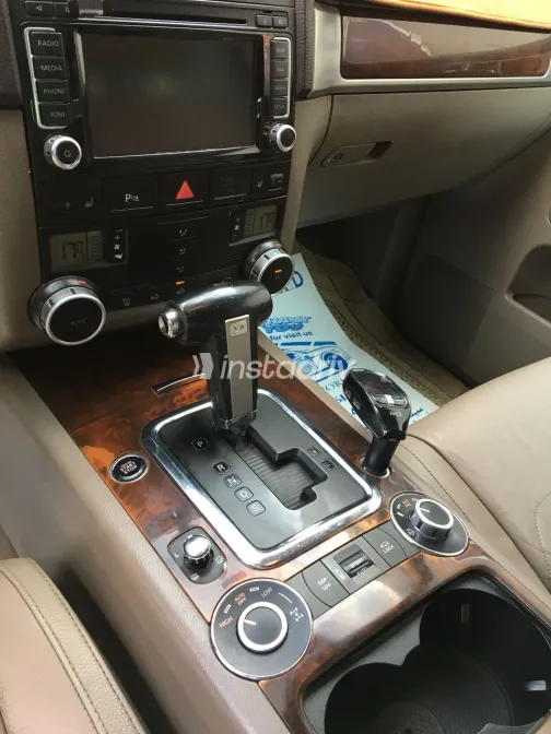 Volkswagen Touareg 2009 White Used for Sale - 4