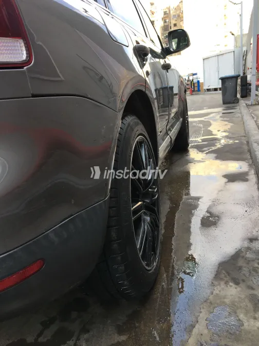 Volkswagen Touareg 2009 White Used for Sale - 10