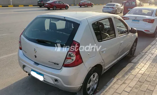 رينو سانديرو 2013 أبيض مستعملة للبيع - 3