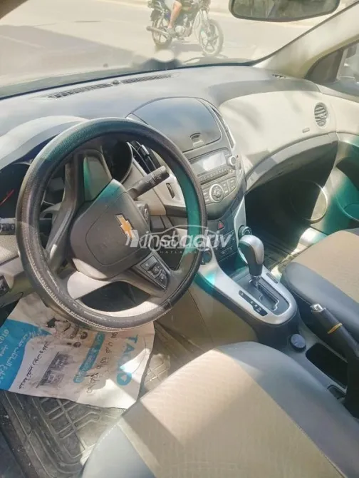Chevrolet Cruze 2016 White Used for Sale - 6