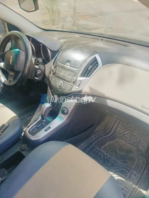Chevrolet Cruze 2016 White Used for Sale - 8