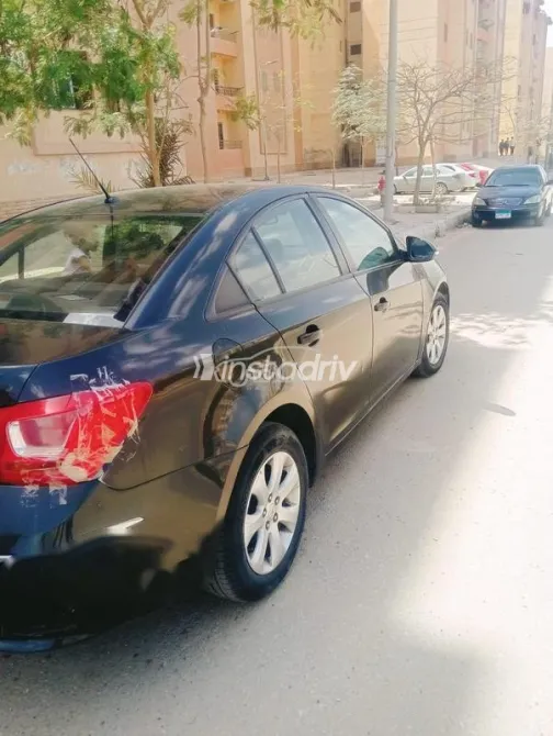 Chevrolet Cruze 2016 White Used for Sale - 10