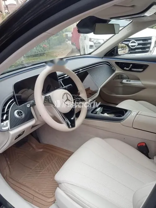 Mercedes E 300 2024 Black Used for Sale - 1