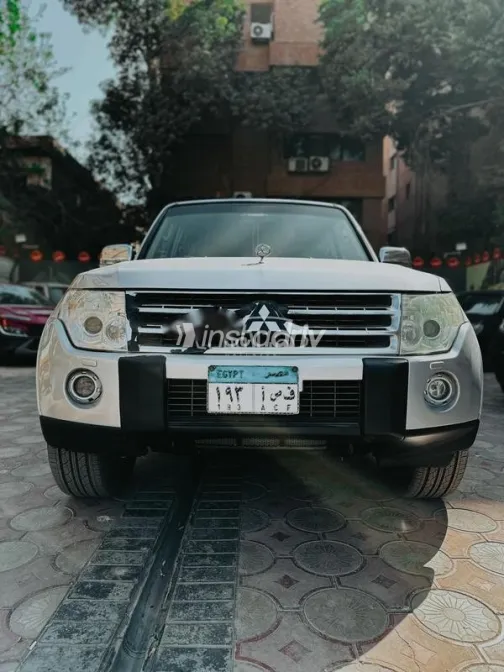 Mitsubishi Pajero 2009 Silver Used for Sale - 2