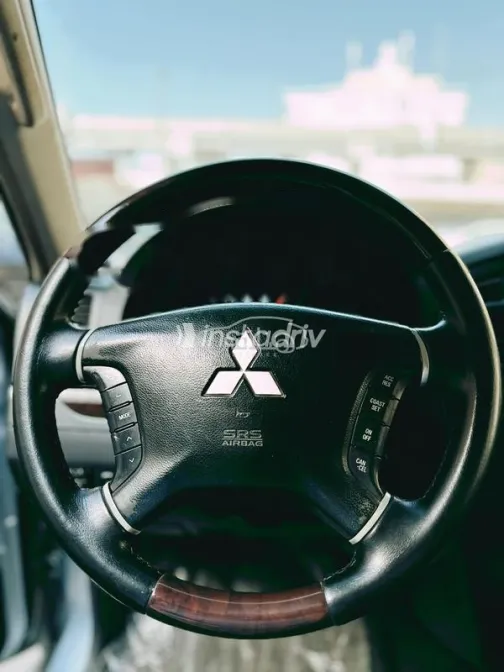 Mitsubishi Pajero 2009 Silver Used for Sale - 8