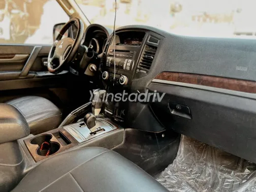 Mitsubishi Pajero 2009 Silver Used for Sale - 9