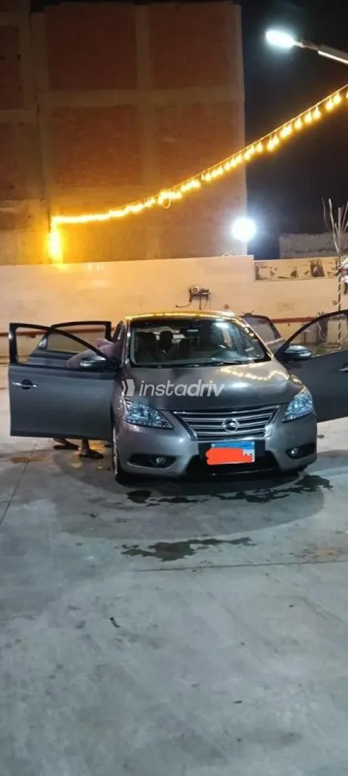 نيسان سنترا 2018 أبيض مستعملة للبيع - 2