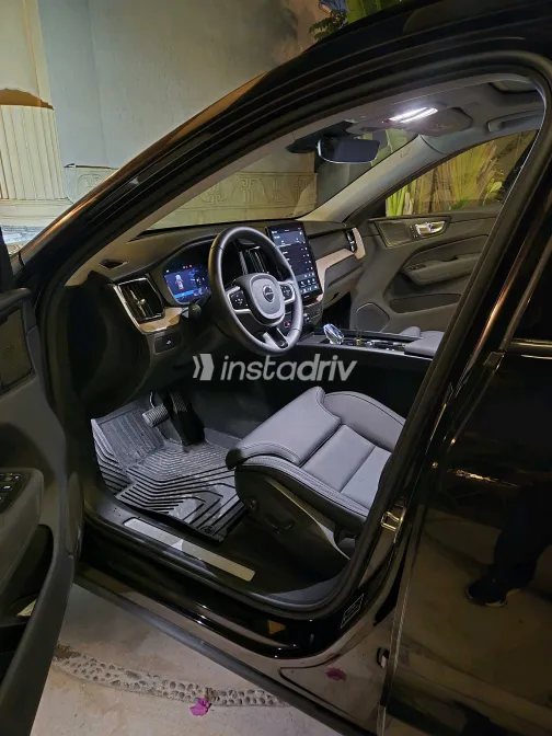 فولفو XC60 2026 أبيض مستعملة للبيع - 2