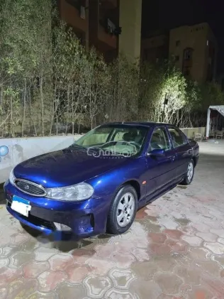 فورد مونديو 1998 أزرق غامق مستعملة للبيع