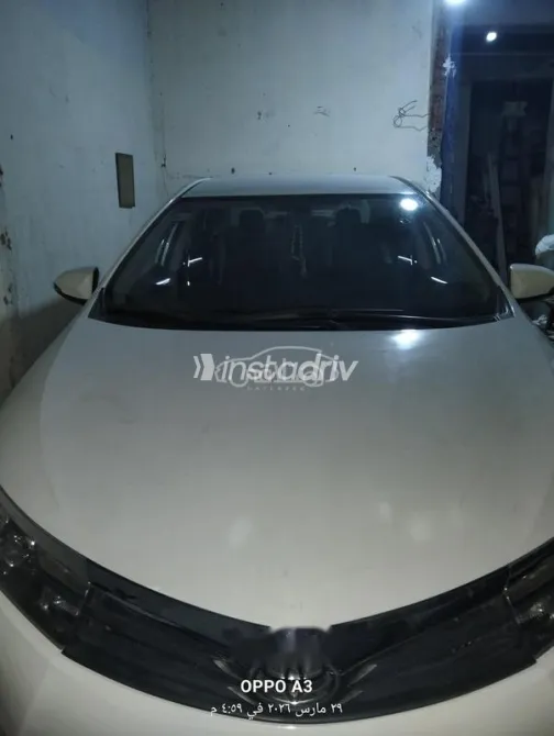 Toyota Corolla 2015 White Used for Sale - 4