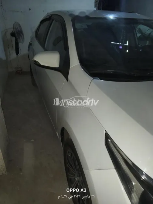 Toyota Corolla 2015 White Used for Sale - 6