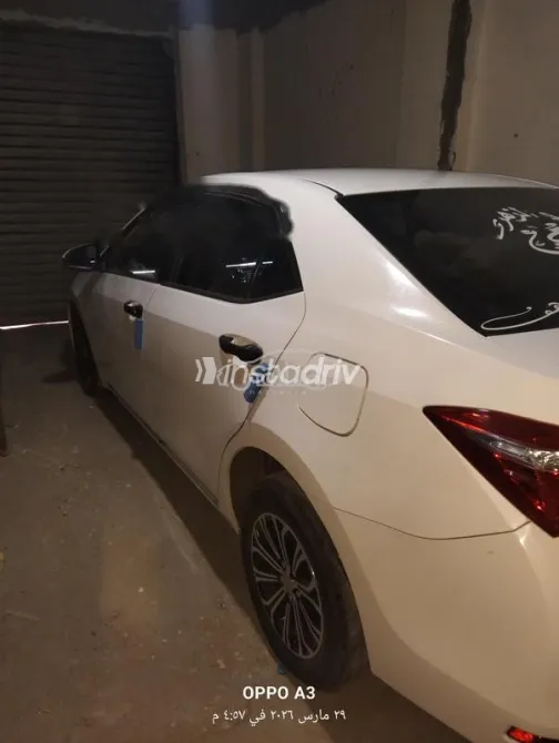 Toyota Corolla 2015 White Used for Sale - 9