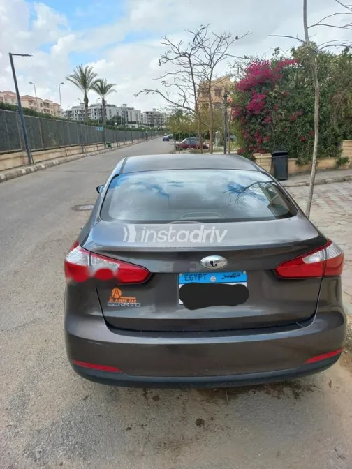 كيا K3 2014 بني مستعملة للبيع - 4