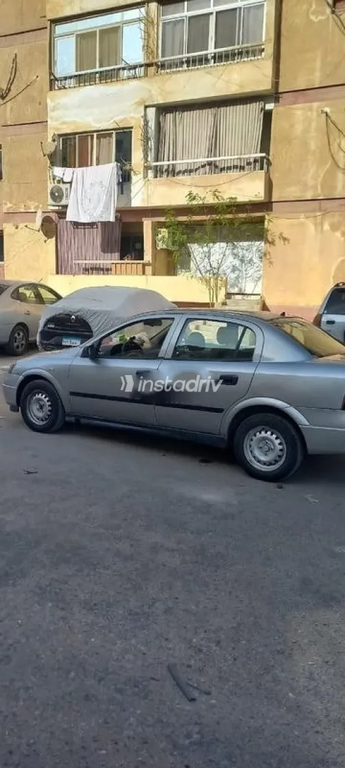 اوبل أسترا 2000 فضي مستعملة للبيع - 3
