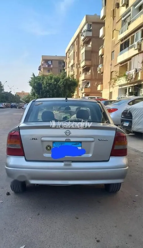 اوبل أسترا 2000 فضي مستعملة للبيع - 6