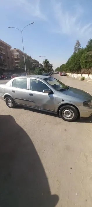 اوبل أسترا 2000 فضي مستعملة للبيع