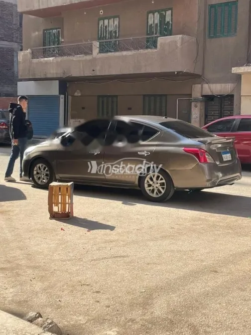 Nissan Sunny 2016 Bronze Used for Sale - 2