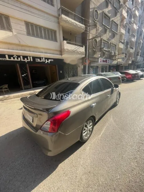 Nissan Sunny 2016 Bronze Used for Sale - 3