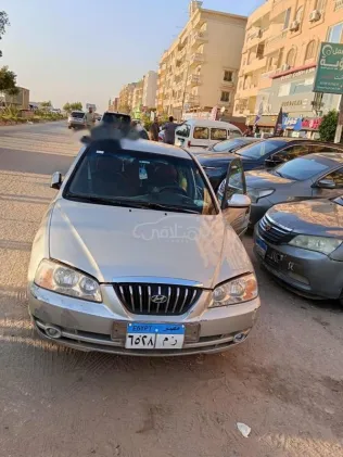 هيونداي افانتي 2006 فضي مستعملة للبيع