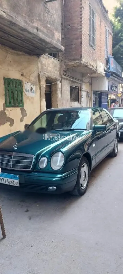 مرسيدس E 200 2000 أخضر غامق مستعملة للبيع - 7