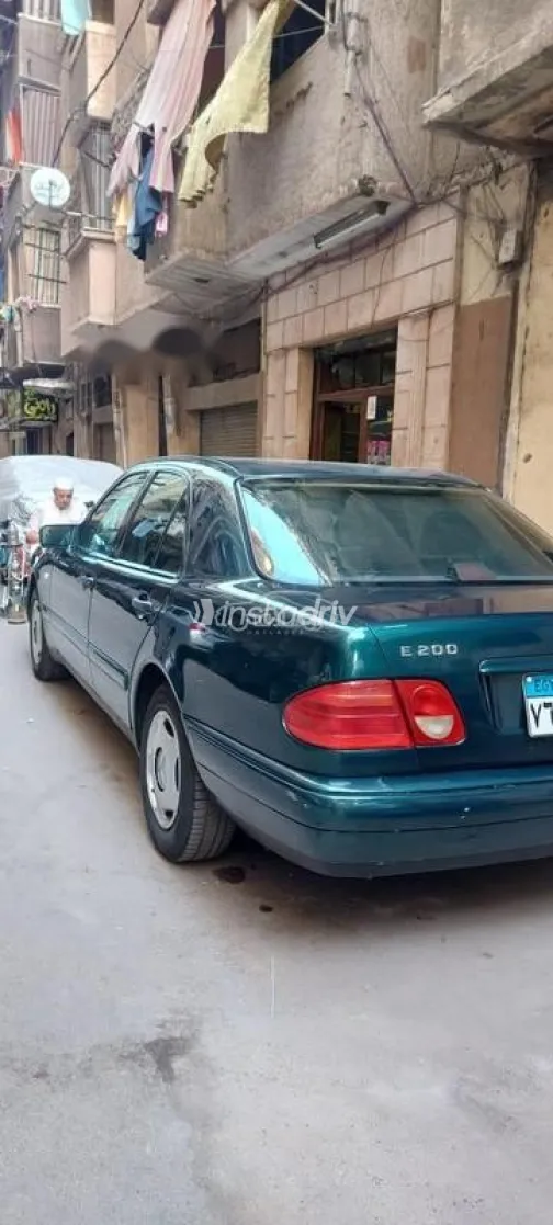 مرسيدس E 200 2000 أخضر غامق مستعملة للبيع - 8