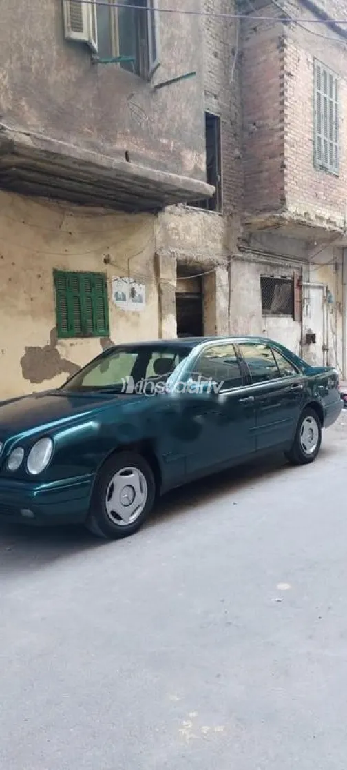 مرسيدس E 200 2000 أخضر غامق مستعملة للبيع - 9