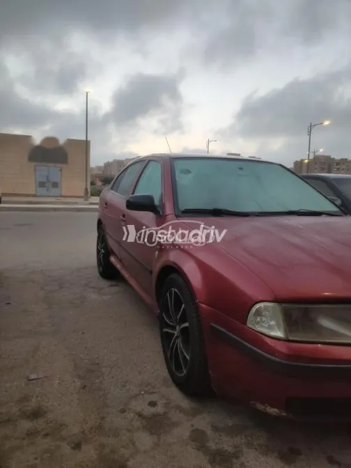 سكودا اوكتافيا A4 2002 أحمر غامق مستعملة للبيع - 5