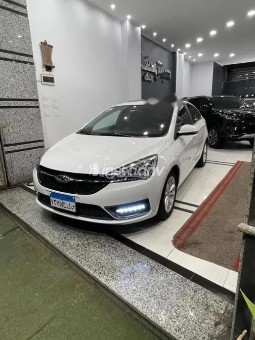 Chery Arrizo 5 2025 White Used for Sale - 2
